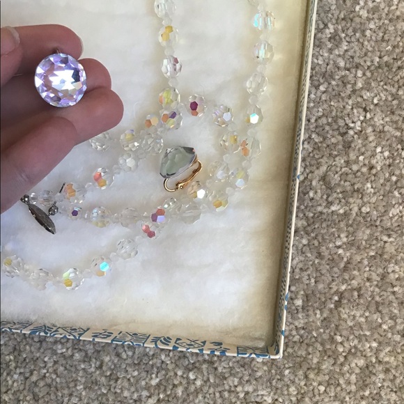 Vintage Crystal necklace and clip on earrings set - Picture 3 of 4